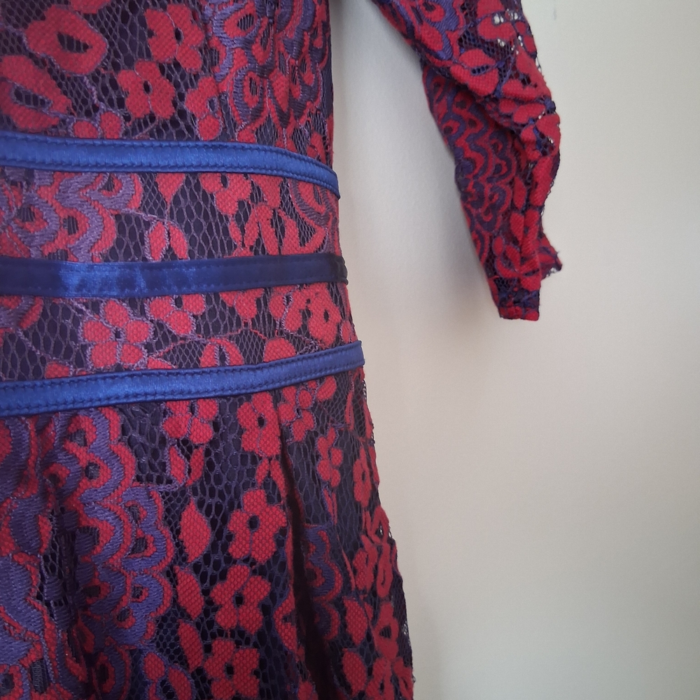 Miusol (medium) Elegant Red and Blue Lace Dress - Picture 3 of 5